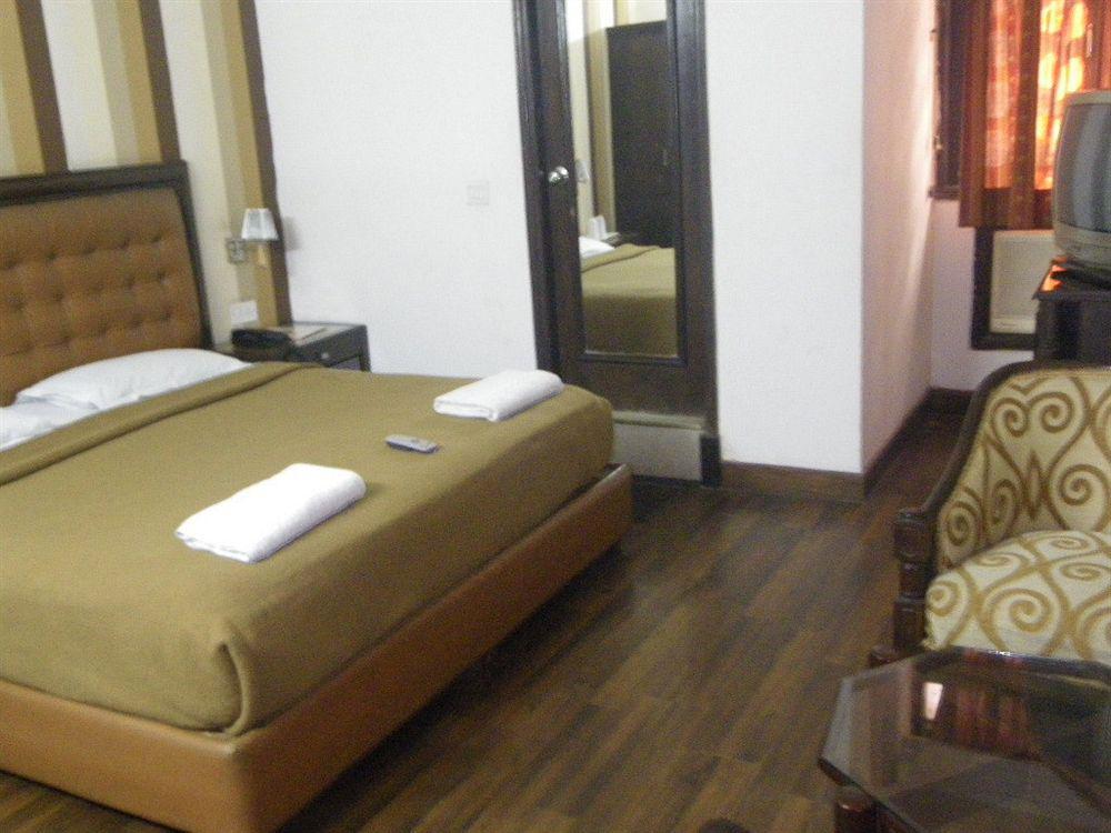 Hotel Metro Continental Delhi  Extérieur photo